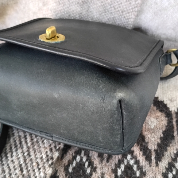 Coach Vintage Turn Lock Purse - Picture 6 of 8